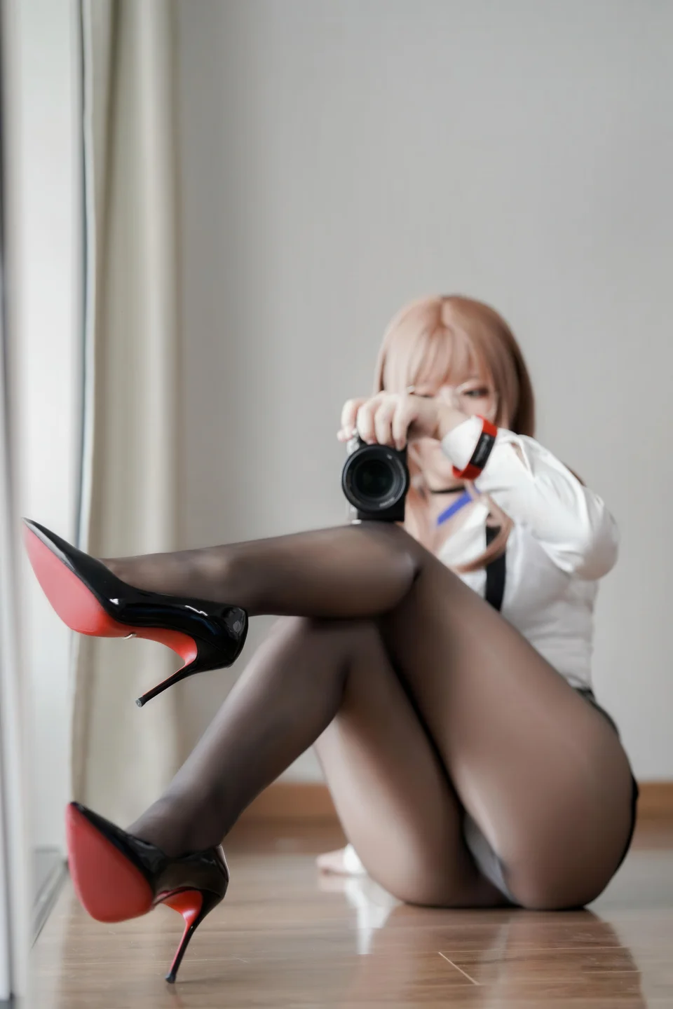 半半子_No_097_Nikke：胜利女神_艾玛秘书_76P_468MB tg@simisebaisi 【丝足阁】064.webp